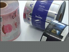 Filling and packing method of flexible packaging roll Filling and packing method of flexible packaging roll