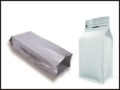 Gusset pouch style