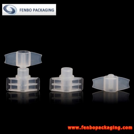 plastic spout closure for spout pouch